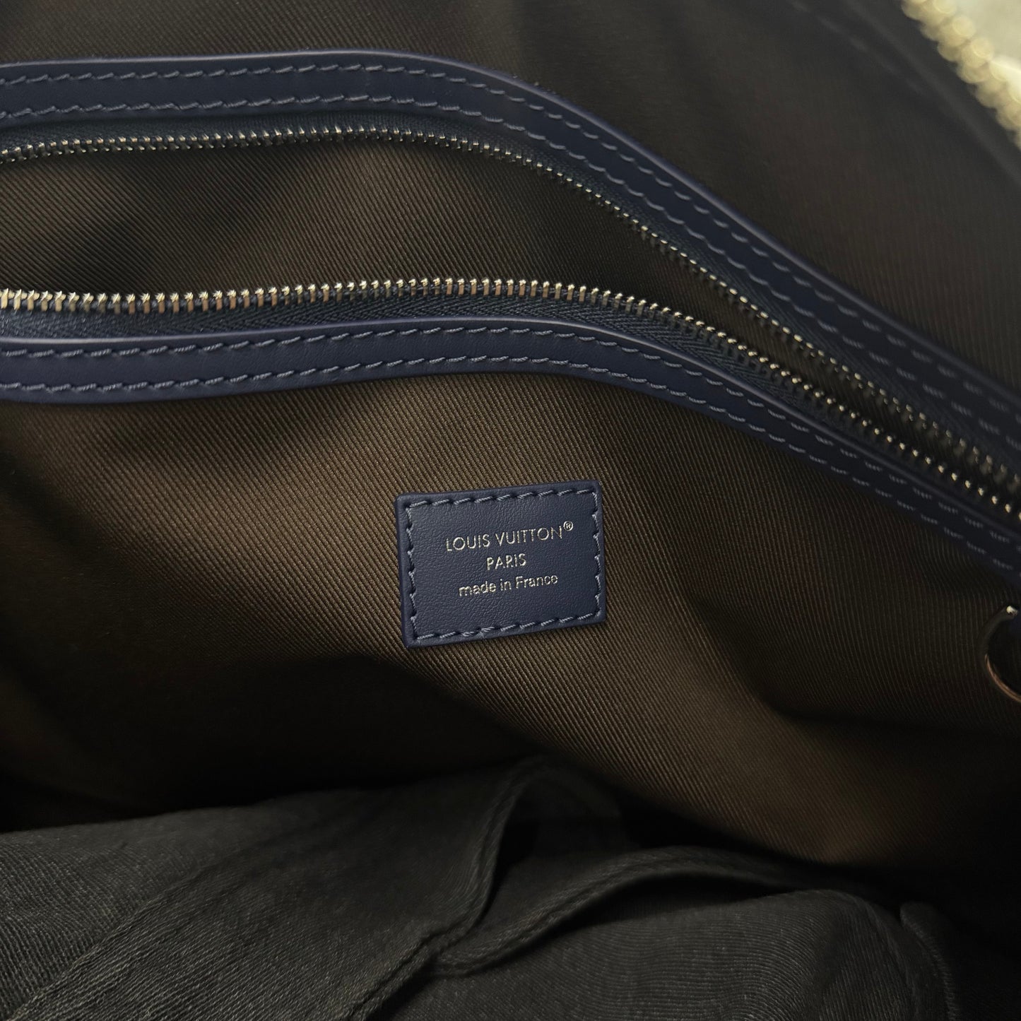 This Louis Vuitton Keepall Bandoulière 50