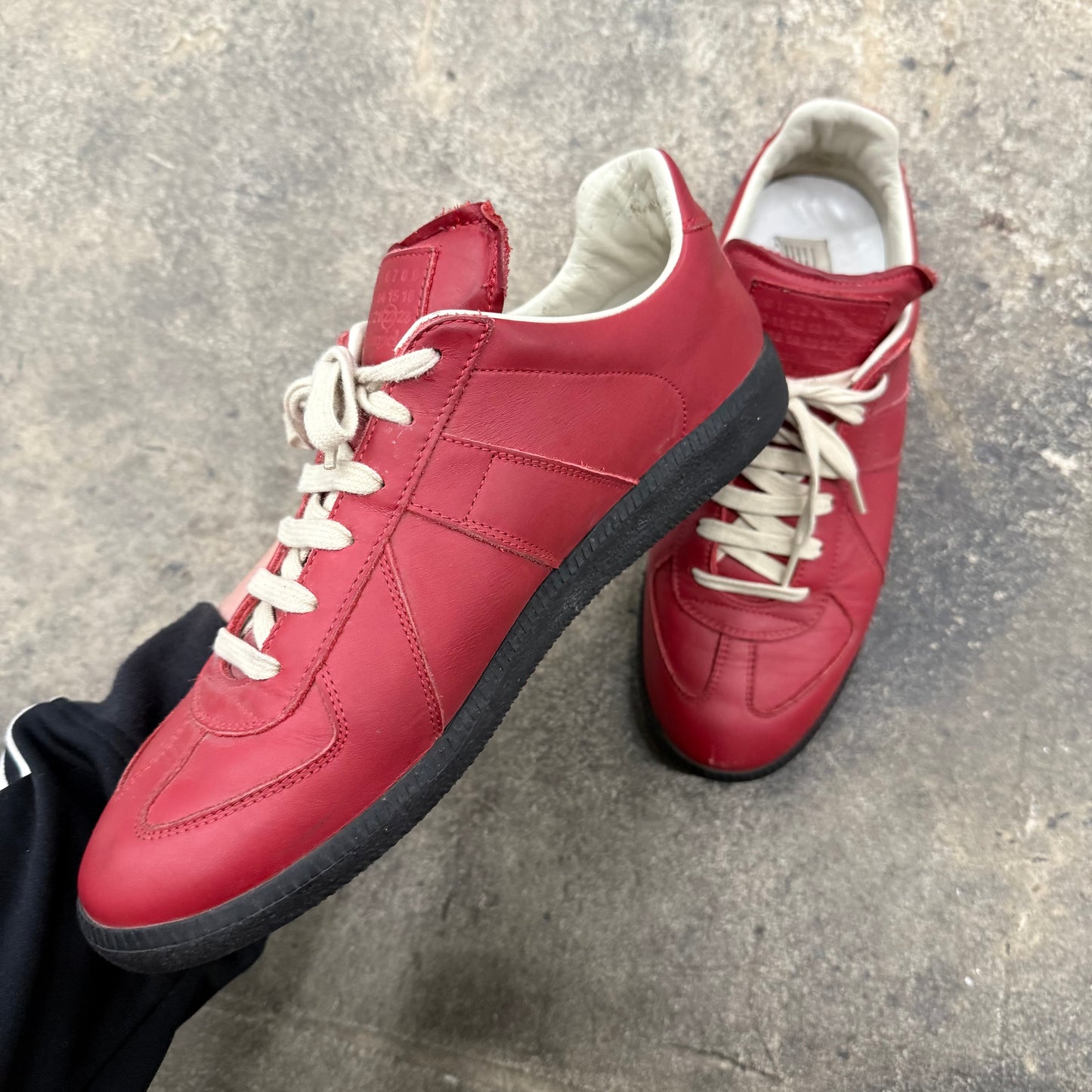 Maison Margiela GAT(42) in Red & Black