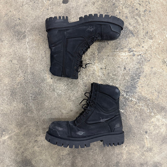 Balenciaga Distressed Strike Boots(45)