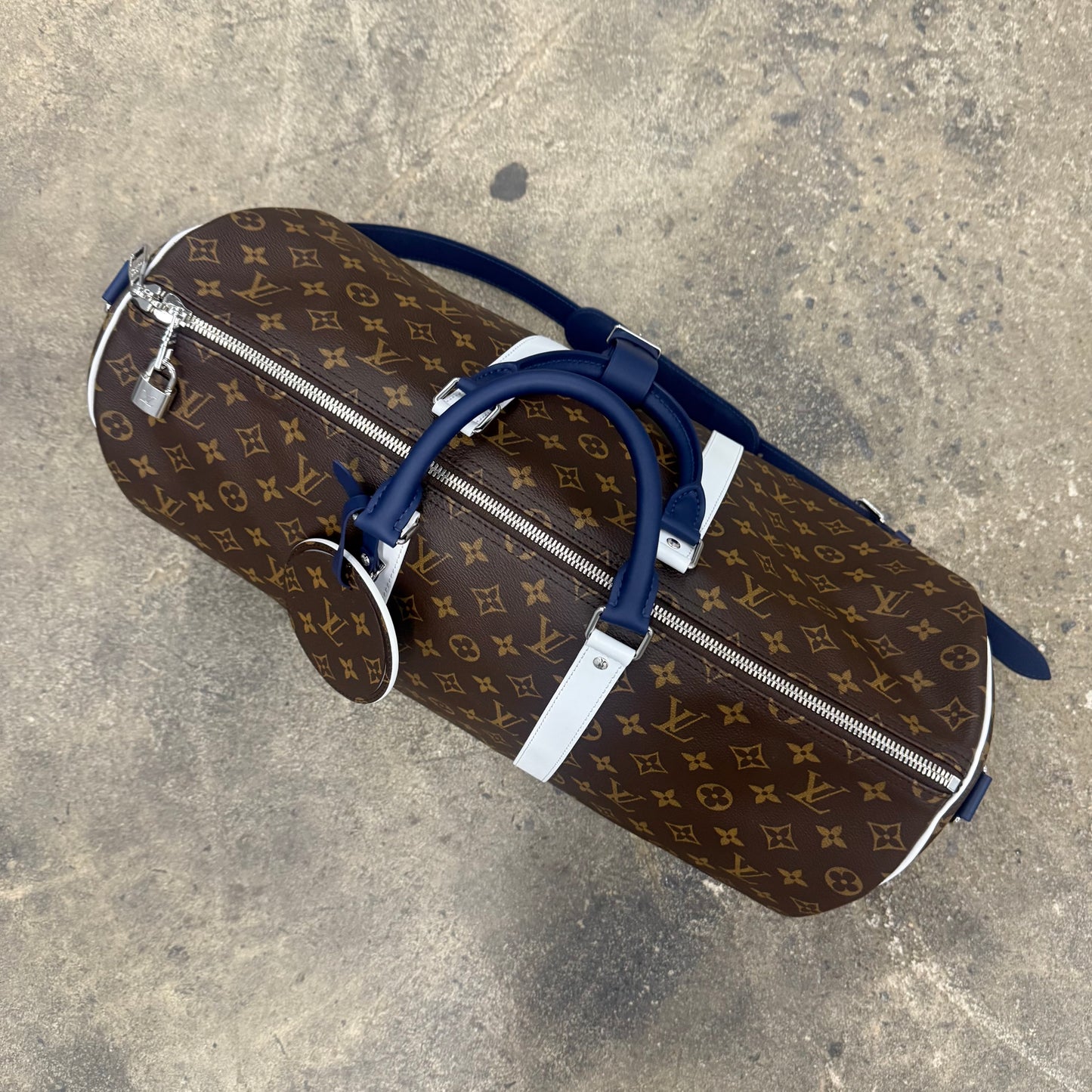 This Louis Vuitton Keepall Bandoulière 50