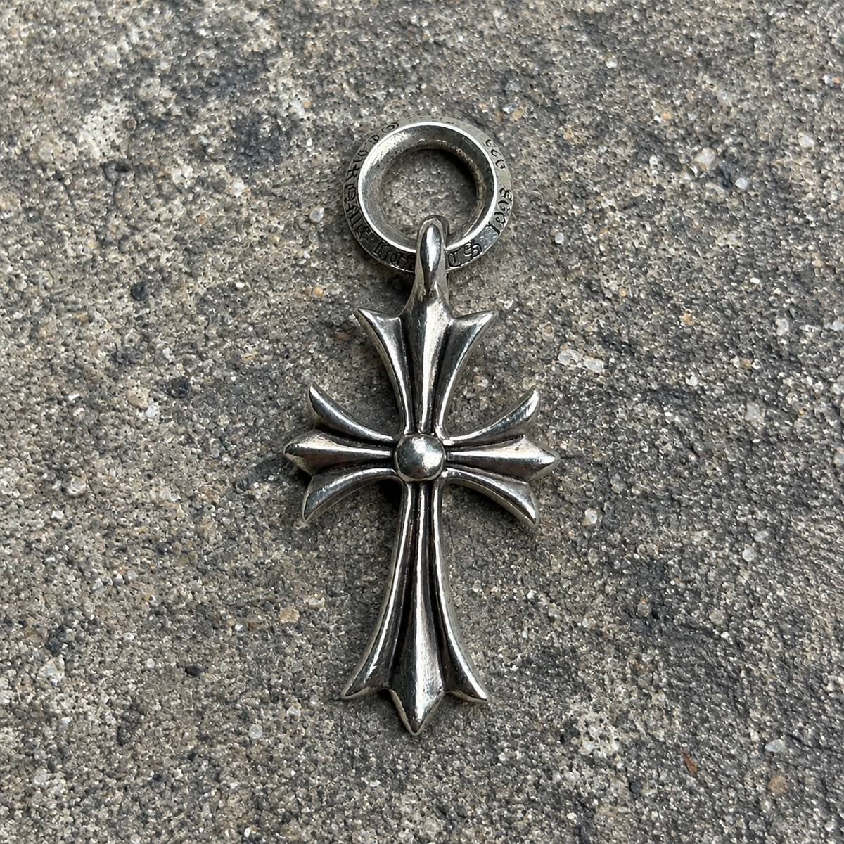 Chrome Hearts ‘Mini Cross’ Pendant