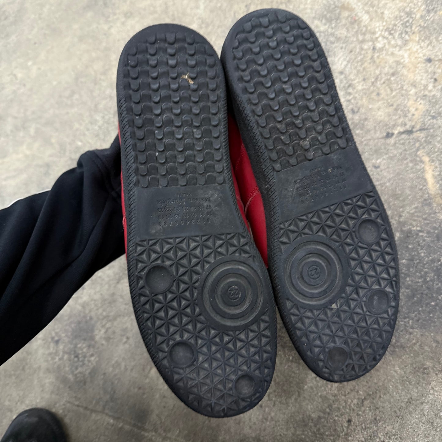Maison Margiela GAT(42) in Red & Black