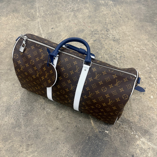 This Louis Vuitton Keepall Bandoulière 50