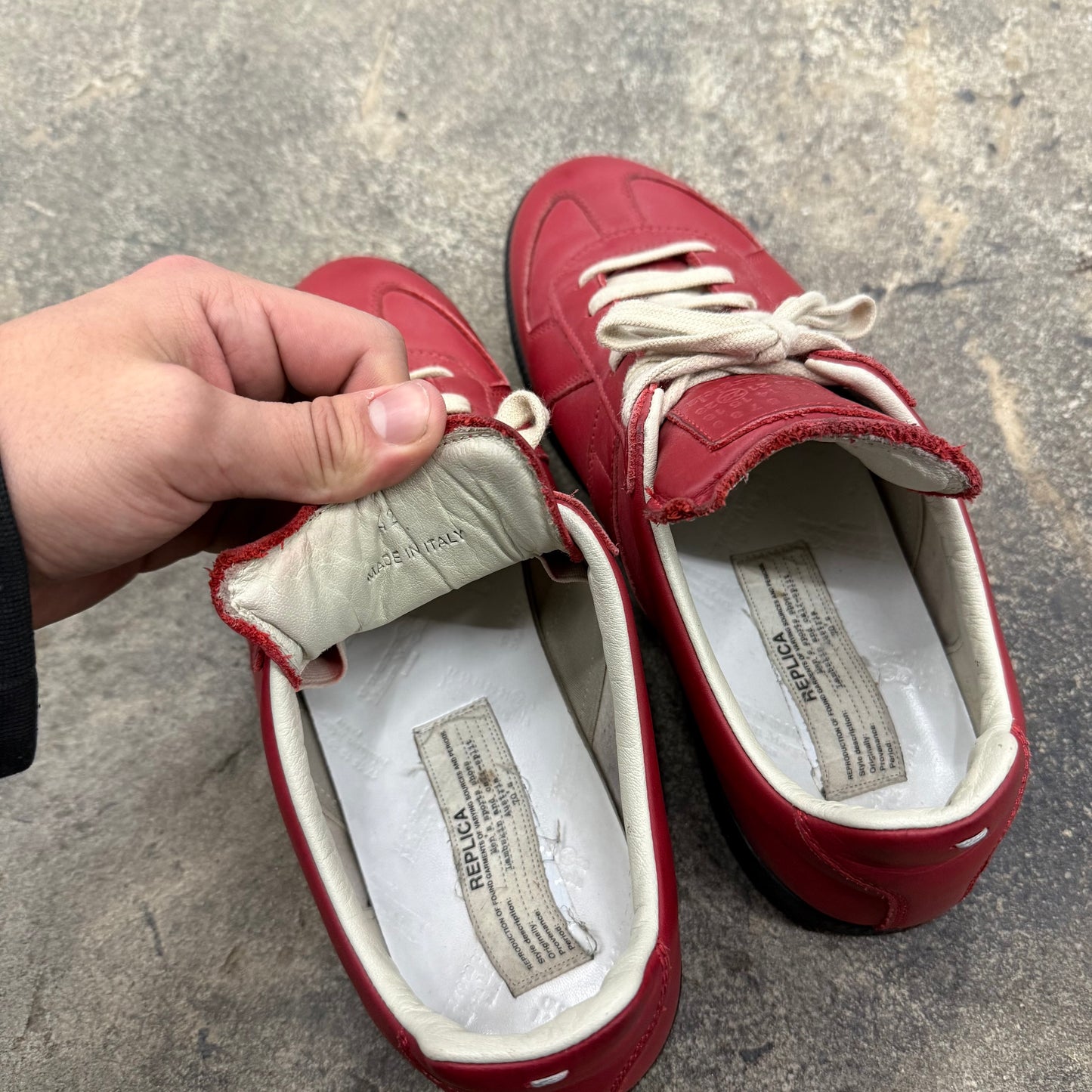 Maison Margiela GAT(42) in Red & Black