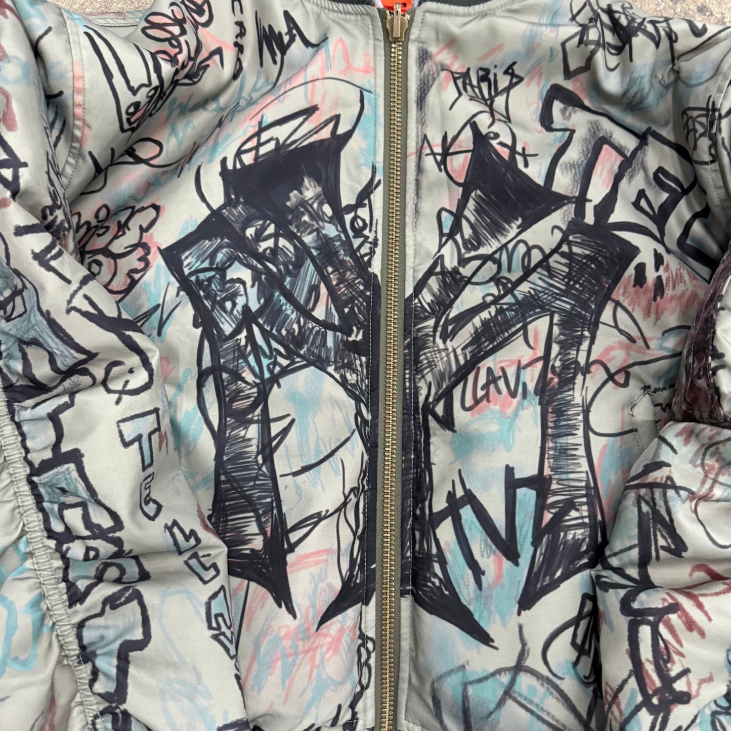 MOWALOLA GRAFFITI  NYC BOMBER