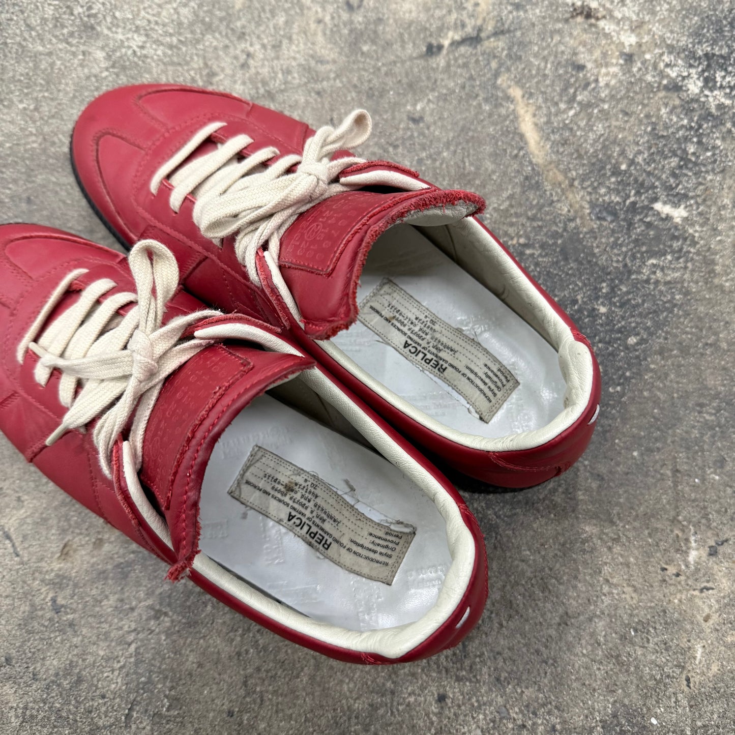 Maison Margiela GAT(42) in Red & Black