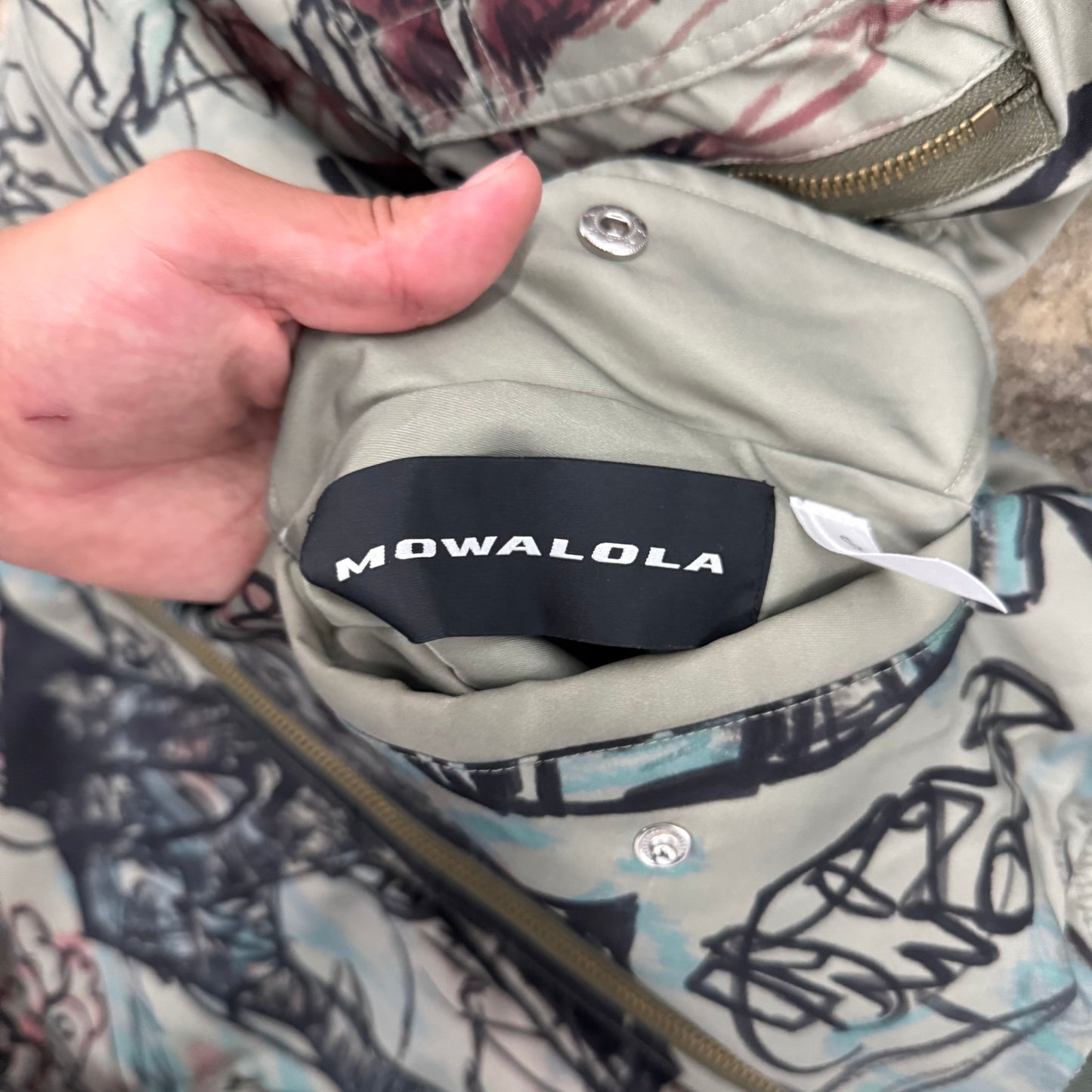 MOWALOLA GRAFFITI  NYC BOMBER