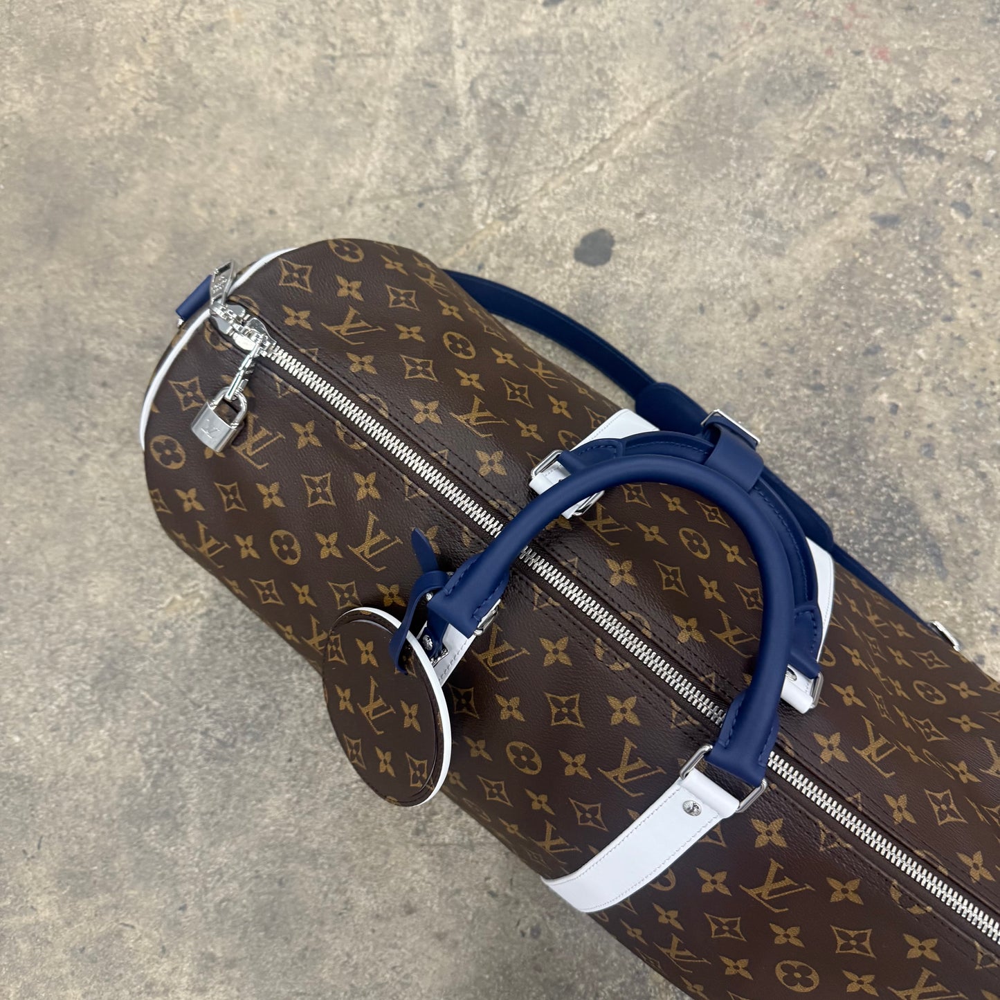 This Louis Vuitton Keepall Bandoulière 50