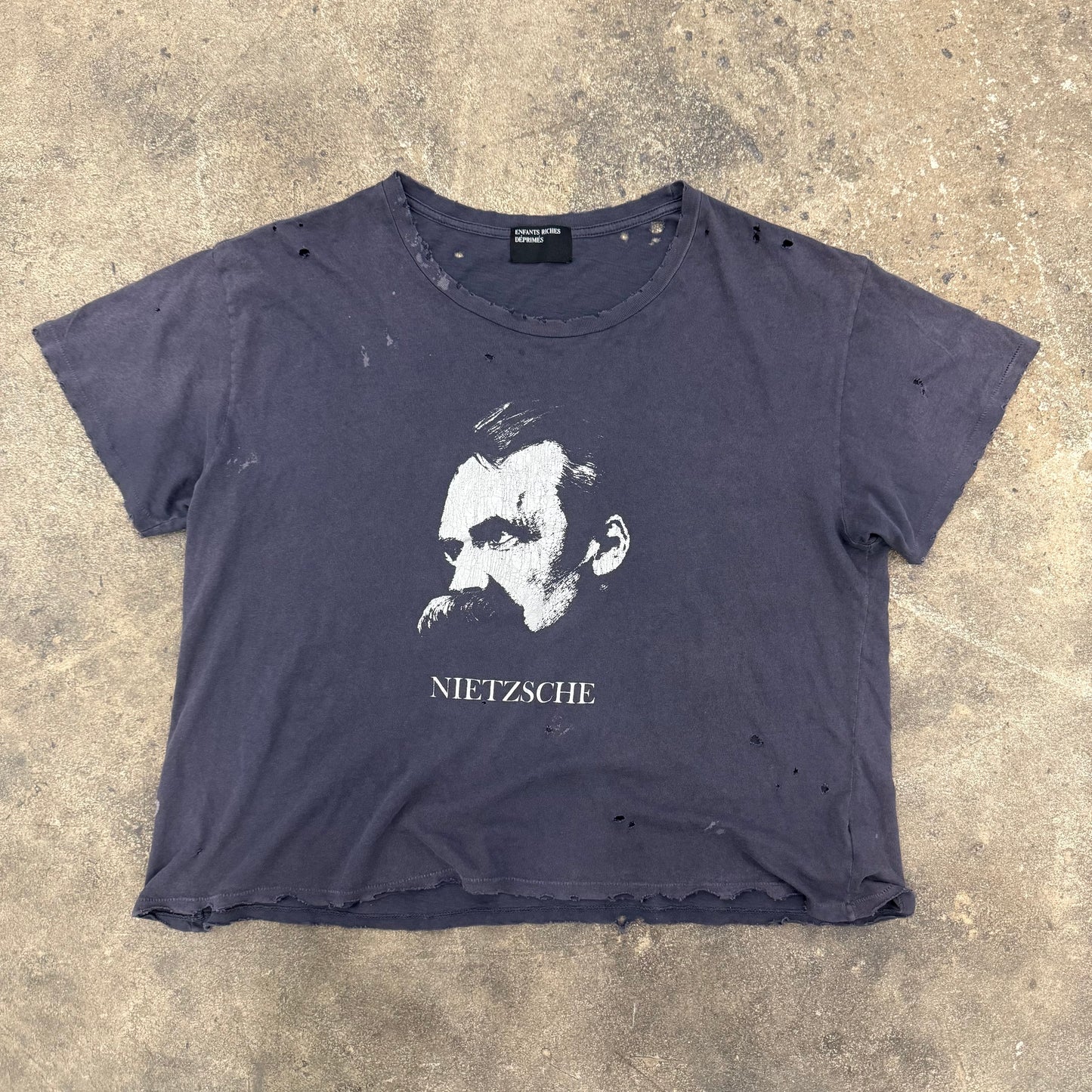 ENFANTS RICHES DEPRIMES NIETZSCHE TEE