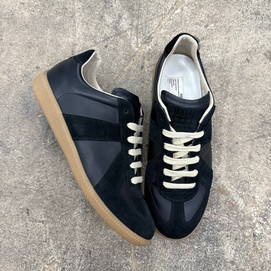 MAISON MARGIELA GAT Black and Gum