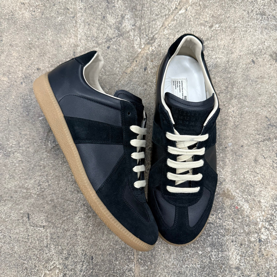 MAISON MARGIELA GAT Black and Gum