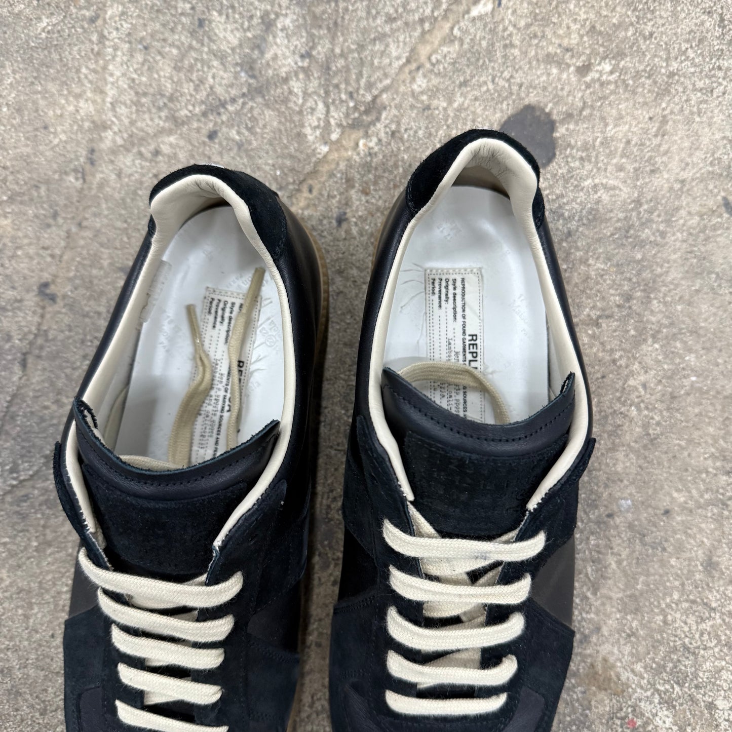 MAISON MARGIELA GAT Black and Gum