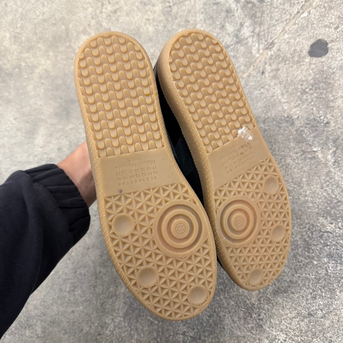 MAISON MARGIELA GAT Black and Gum